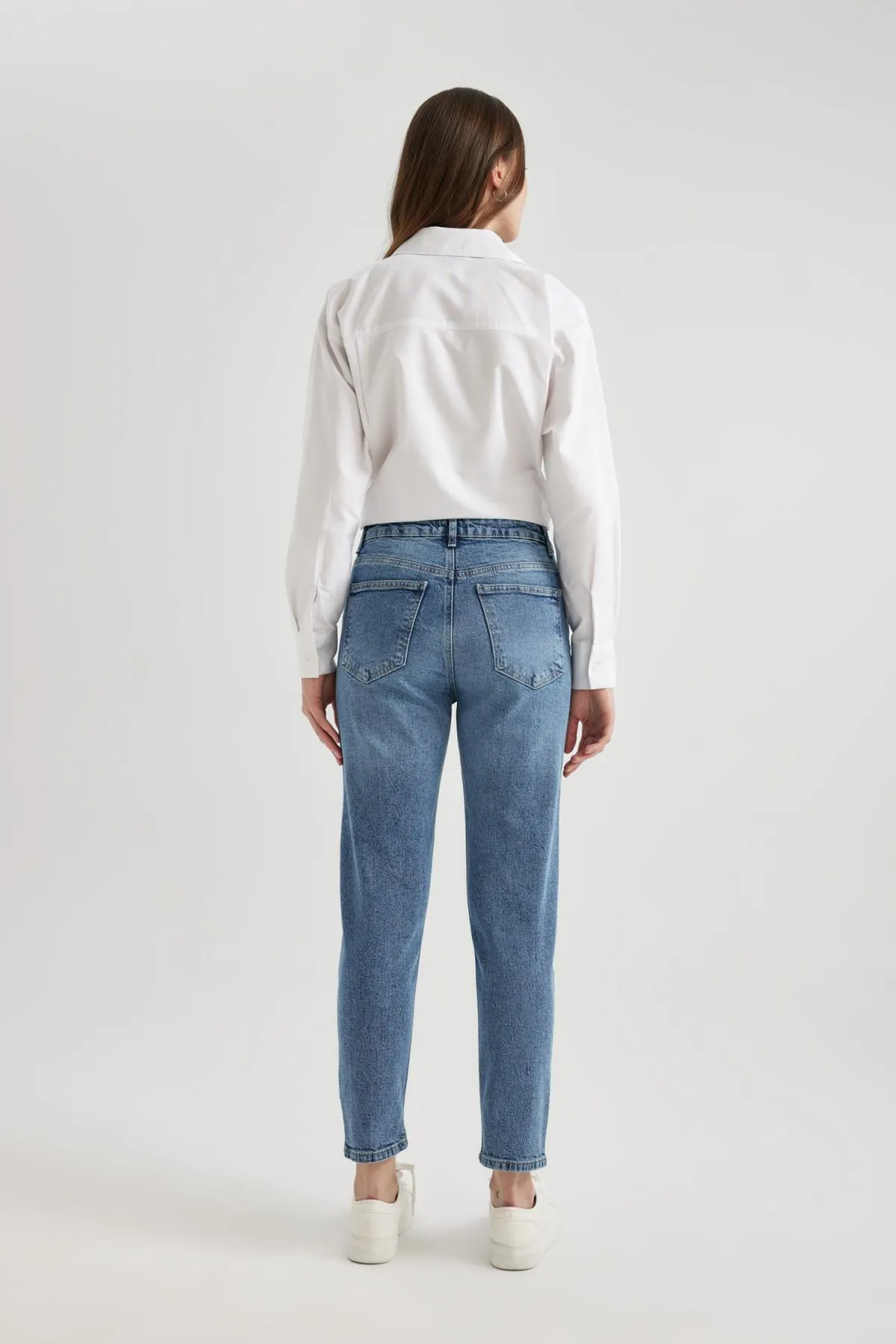 DeFacto  Lina Comfort Mom Fit Jeanshose mit hoher Taille und Knöchellänge B8845ax24sp