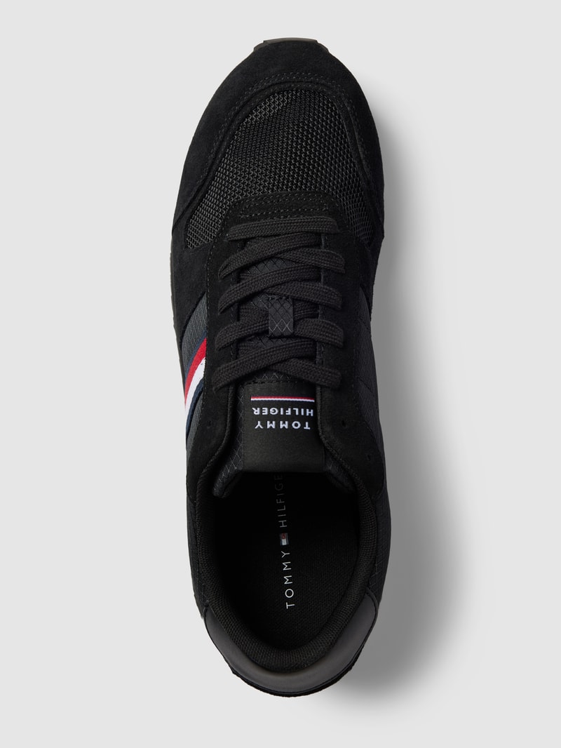 Sneaker in Two-Tone-Machart in schwarz