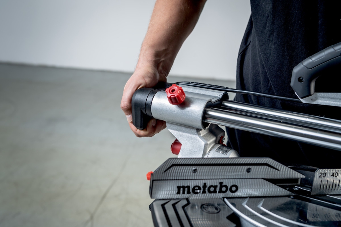 Metabo 613305000 KGS305M Gehrungssäge mit Zugfunktion