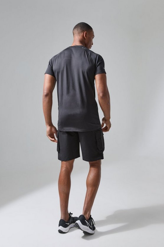 Man Active Muscle-Fit T-Shirt