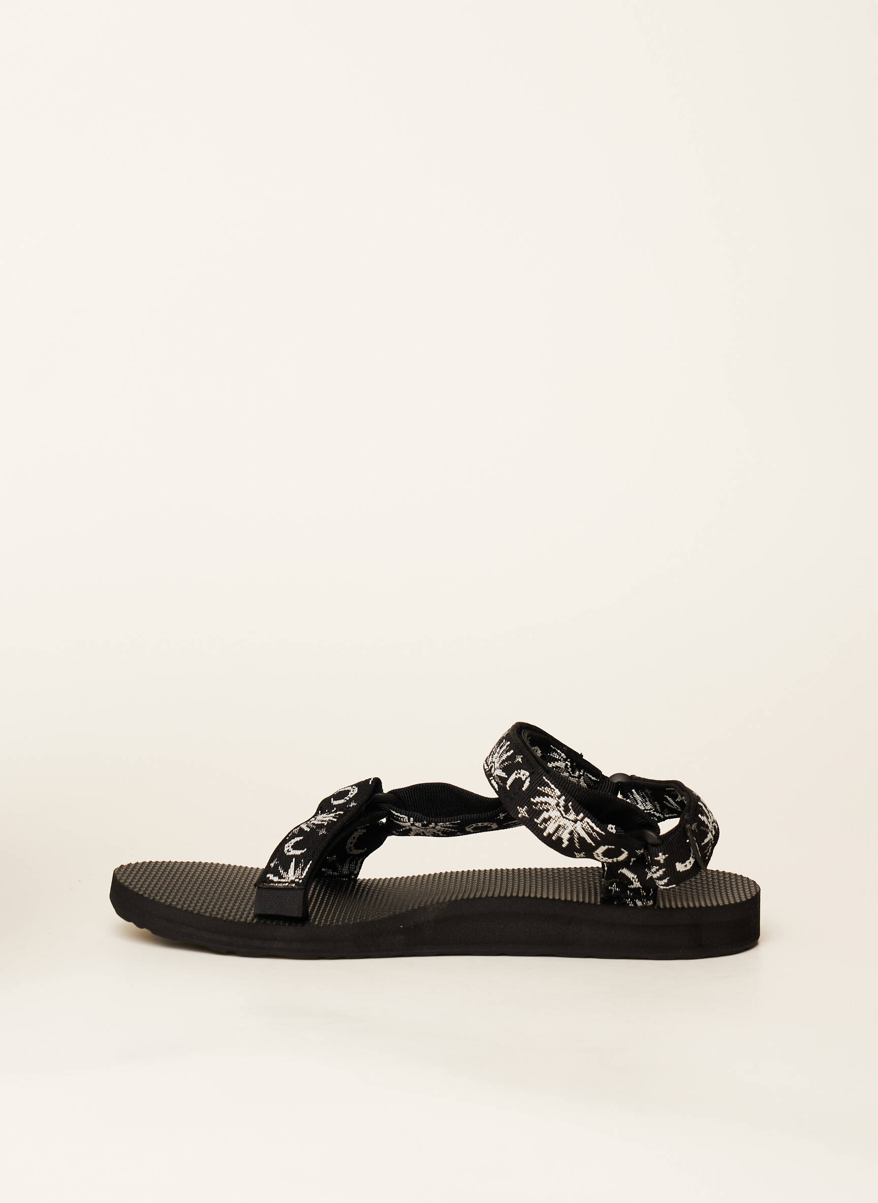 Teva Sandales Nu Pieds Femme couleur noir