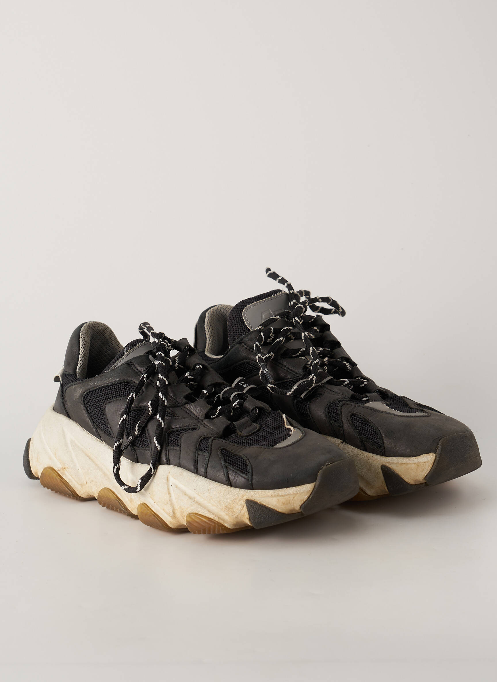 Ash Baskets Femme couleur noir