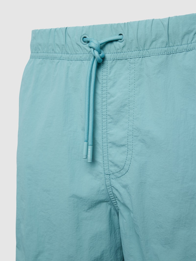 Badehose mit Label-Patch in hellblau