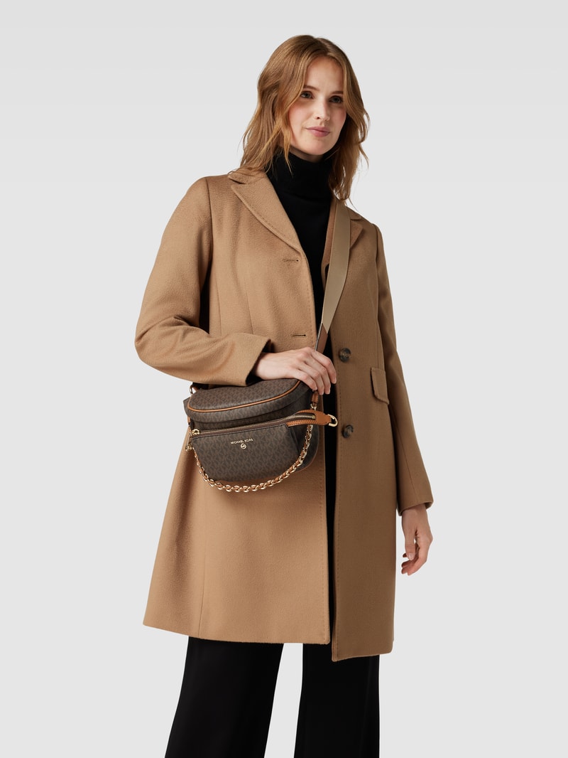 Crossbody Bag mit Label-Applikation Modell 'SLATER' in mittelbraun