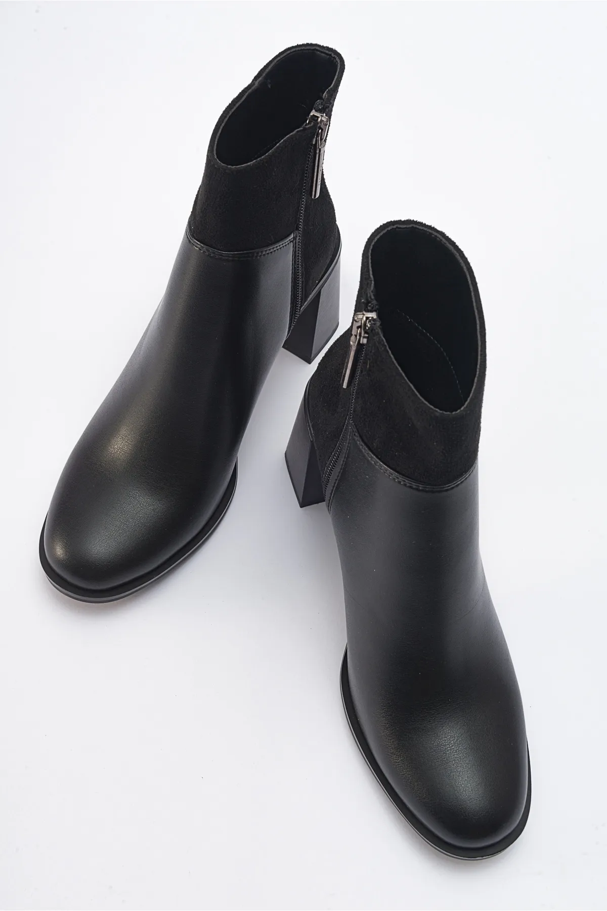LuviShoes  ROPA Schwarze Damen-Stiefel mit Absatz