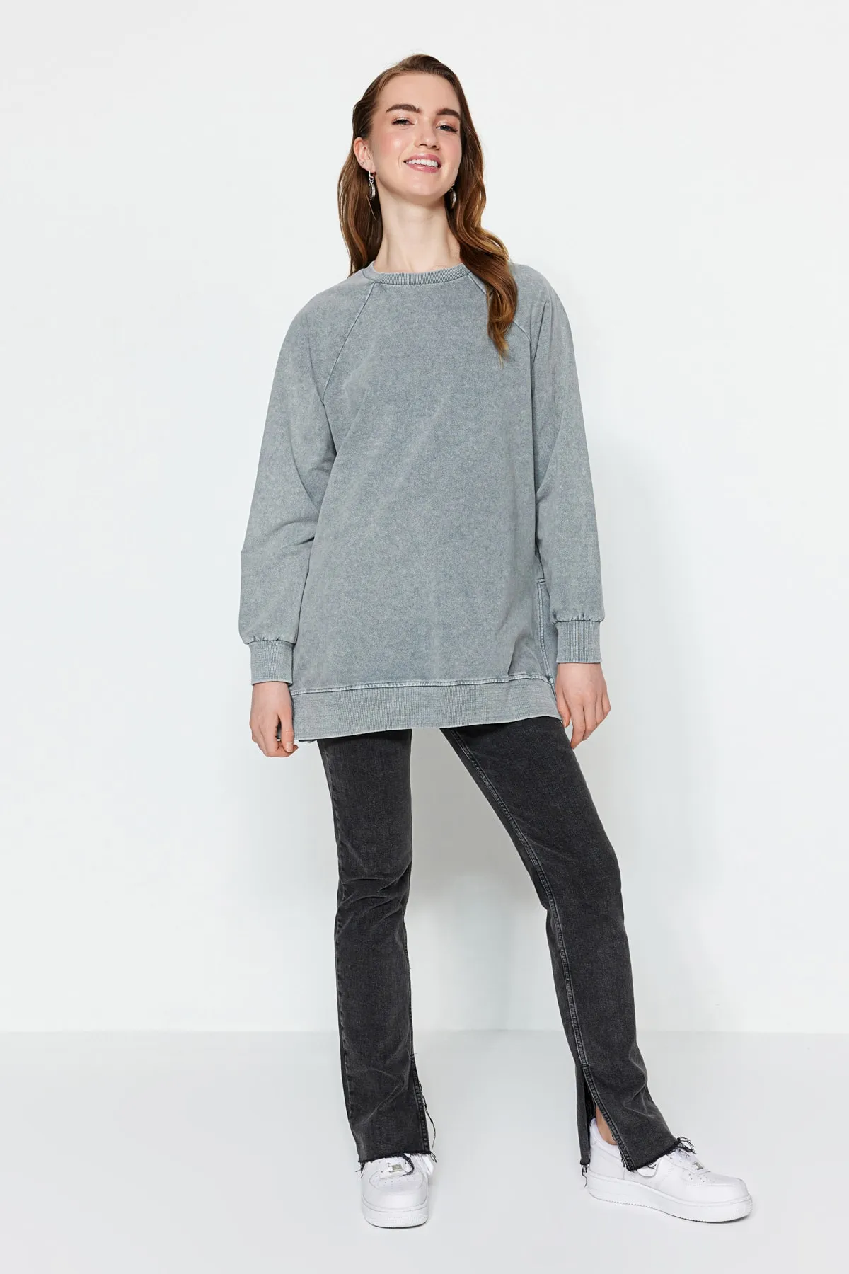 Trendyol Modest  Grau gewaschenes Strick-Sweatshirt TCTSS23TW00062