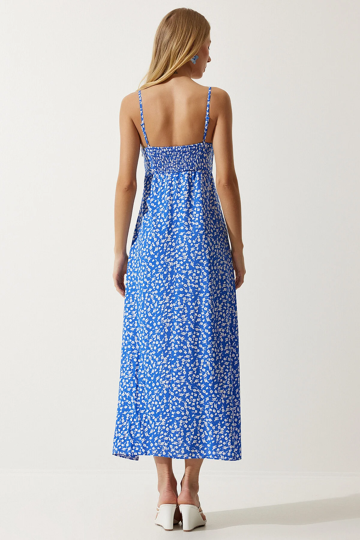 Happiness İstanbul  Blaues Damenkleid aus gemusterter Viskose mit Trägern UB00236