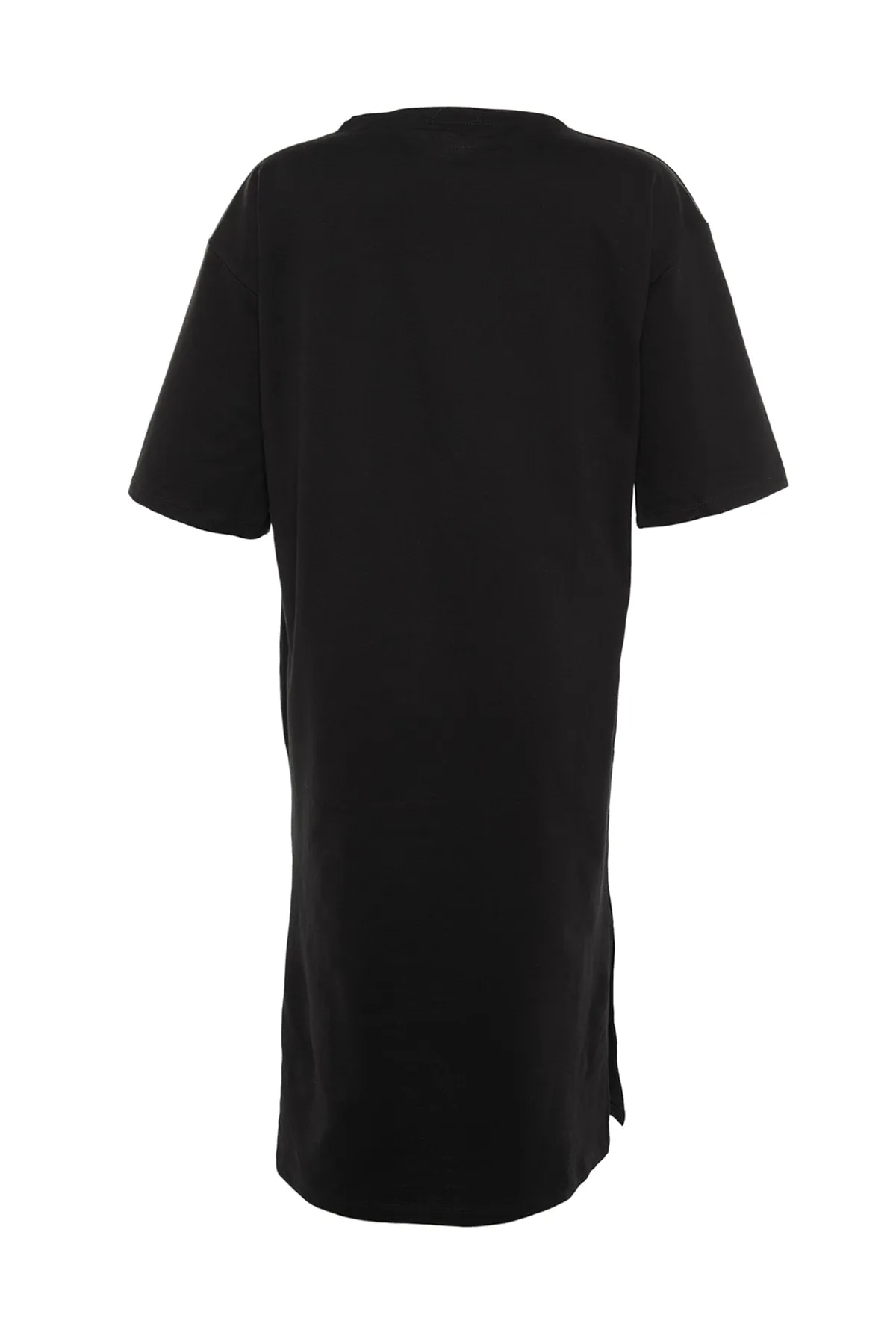 Trendyol Collection  Schwarzes, besticktes Midi-Strickkleid mit Rundhalsausschnitt und entspanntem/legerem Schnitt TWOSS21EL0175