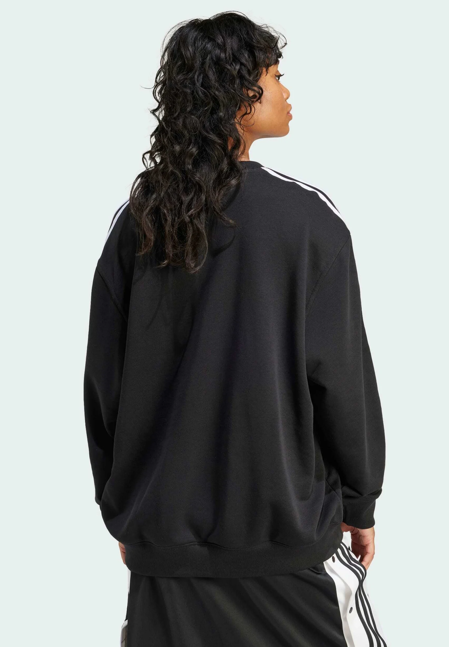 Sudadera adidas Originals de cuello redondo extragrande con tres rayas