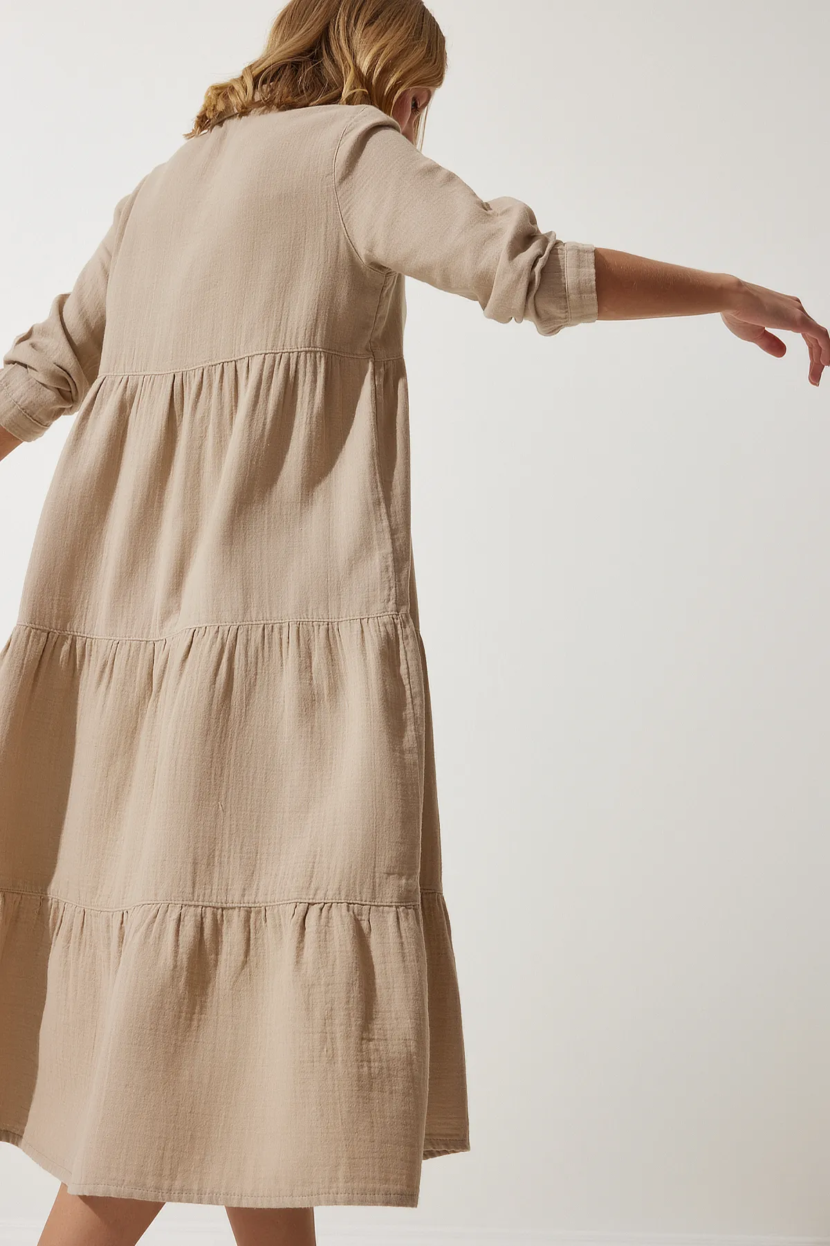 Happiness İstanbul  Beiges ausgestelltes Musselin-Hemdkleid für Damen SA00024