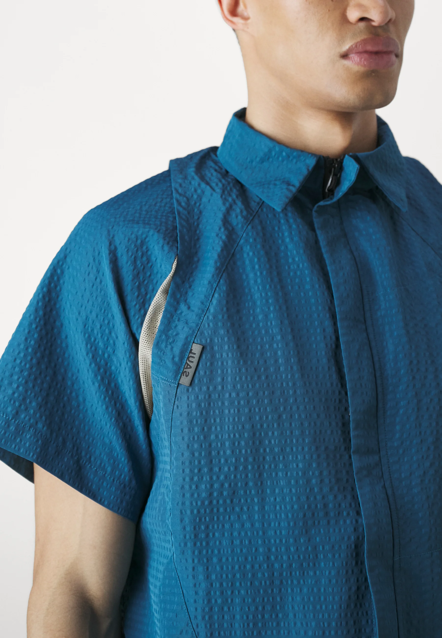 Camisa de Saul Nash