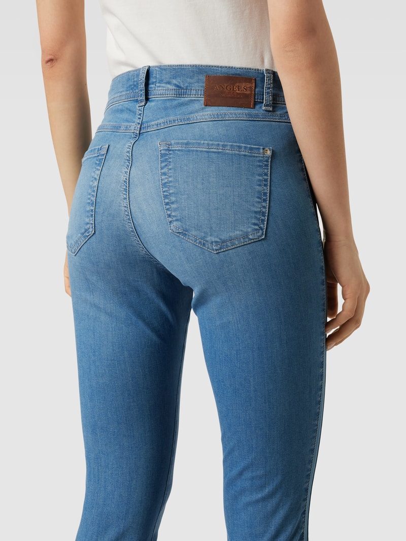 Jeans mit Label-Patch Modell 'ORNELLA' in blau