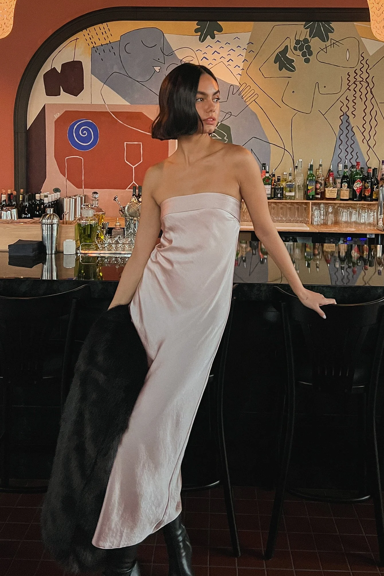 Bandeau-Satin-Kleid mit Faltenmuster