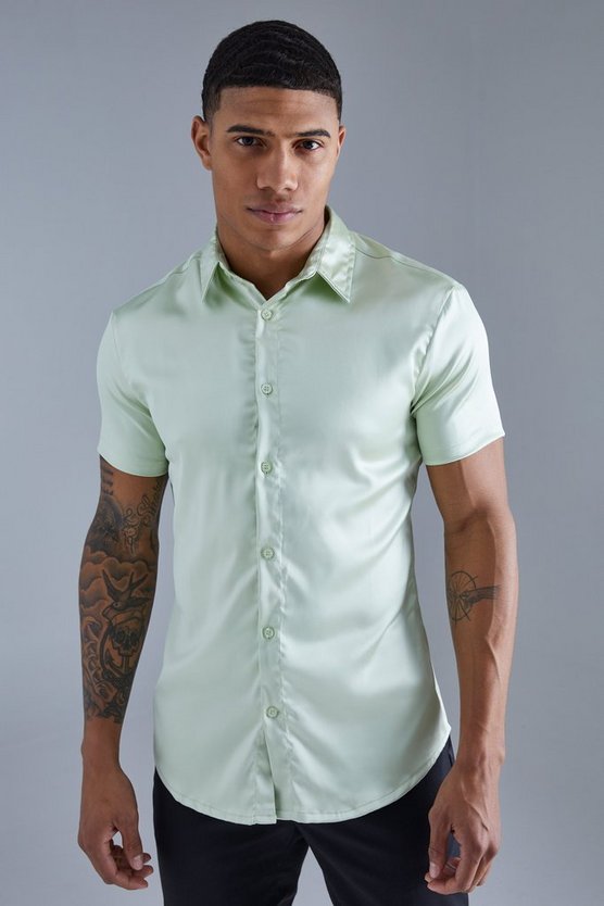 Kurzärmliges Muscle-Fit Hemd aus Satin