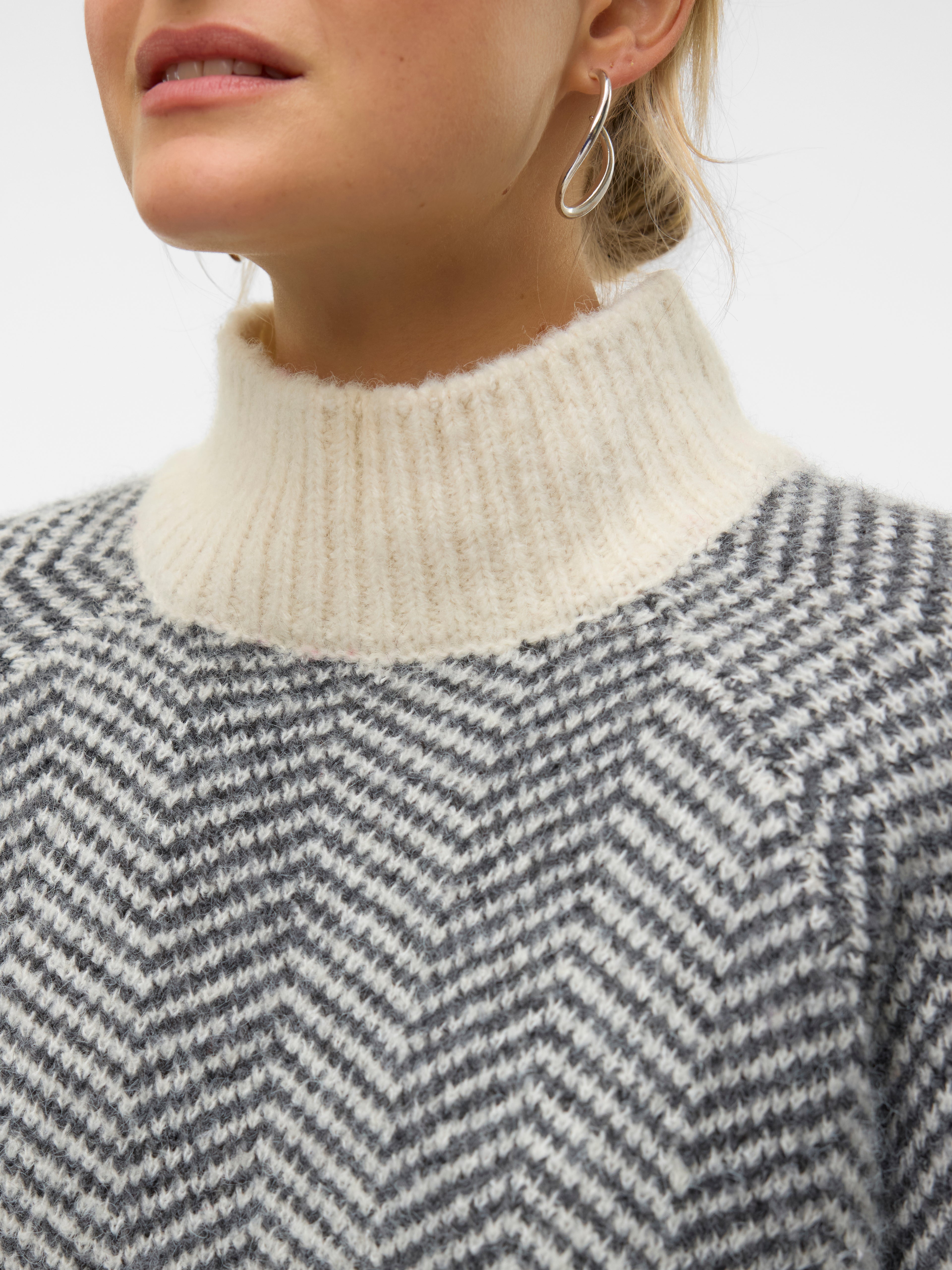 VMNAOMI Pullover