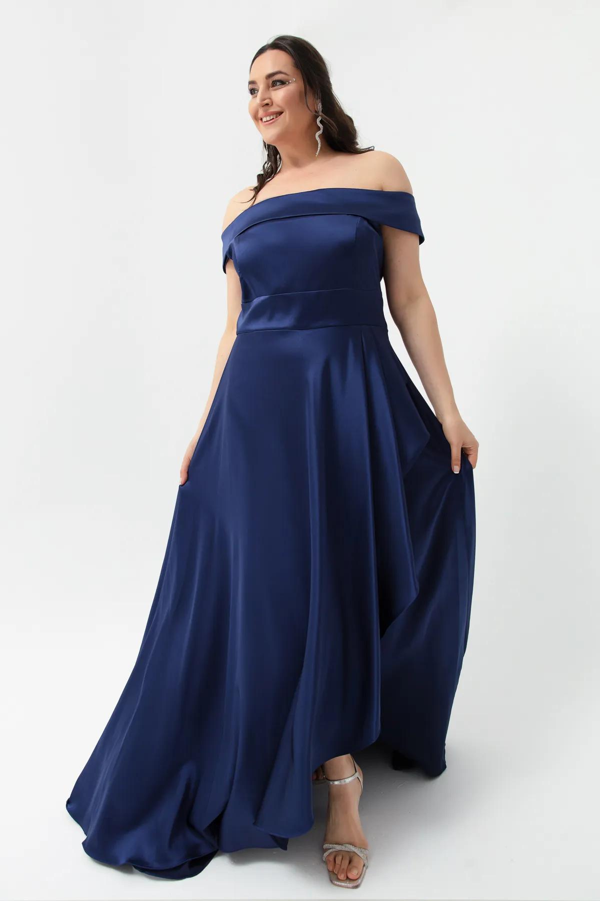 Lafaba  Marineblaues Abendkleid und Abschlusskleid aus Satin für Damen in großen Größen mit U-Boot-Ausschnitt