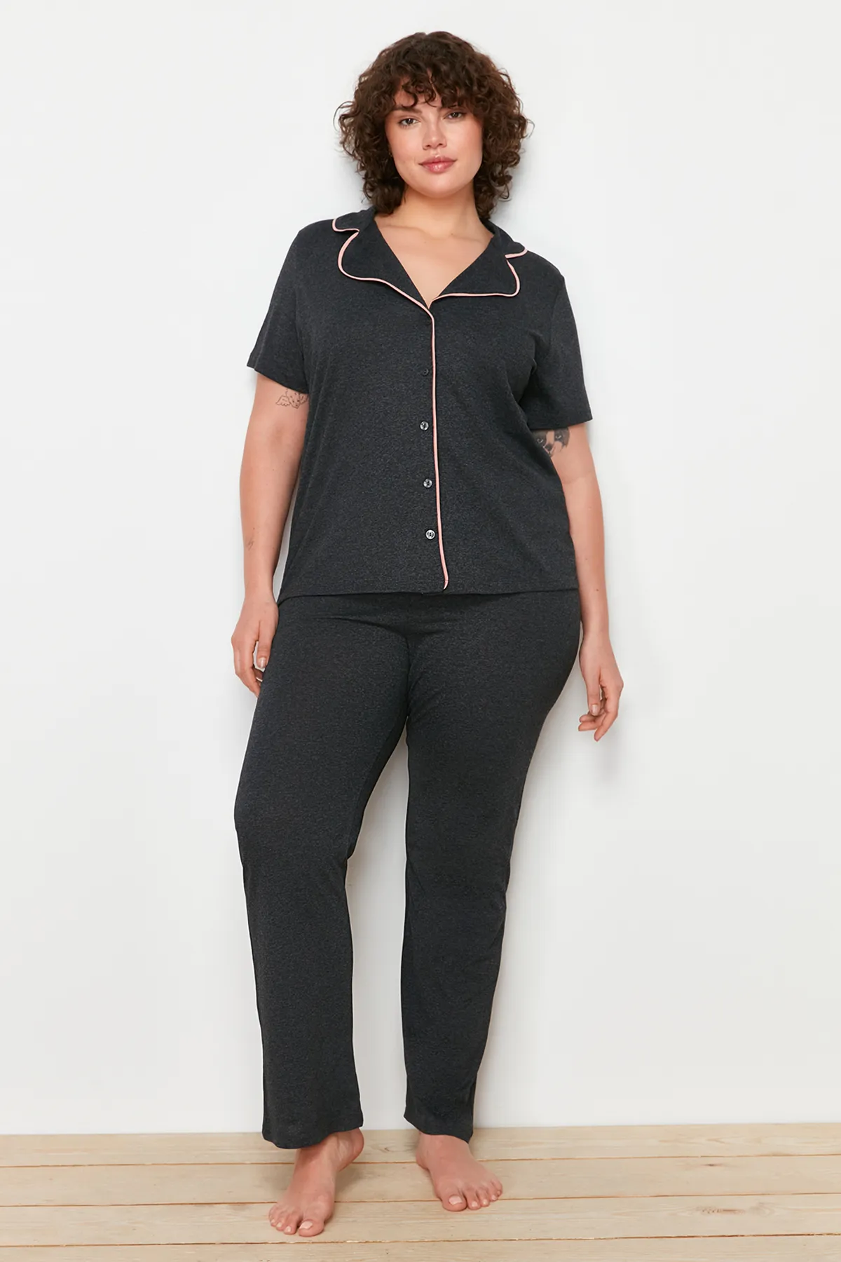Trendyol Curve  Große Größen in Pyjama-Set - Grau - Unifarben