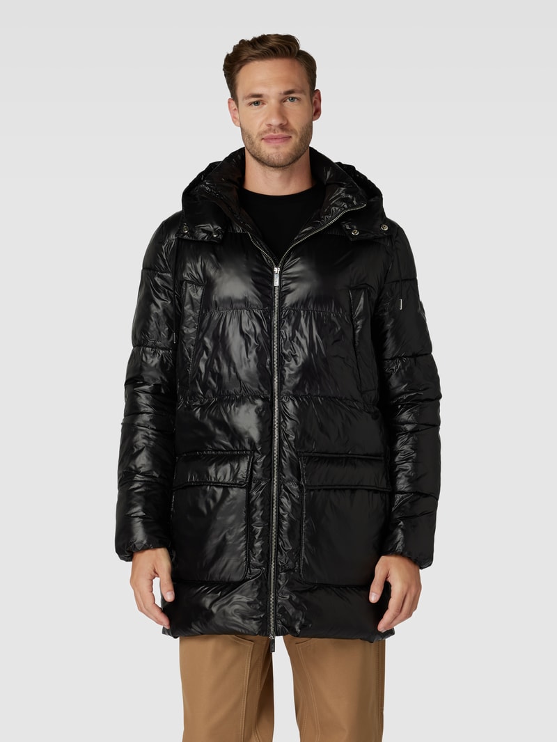 Steppjacke mit Pattentaschen und Label-Detail in schwarz