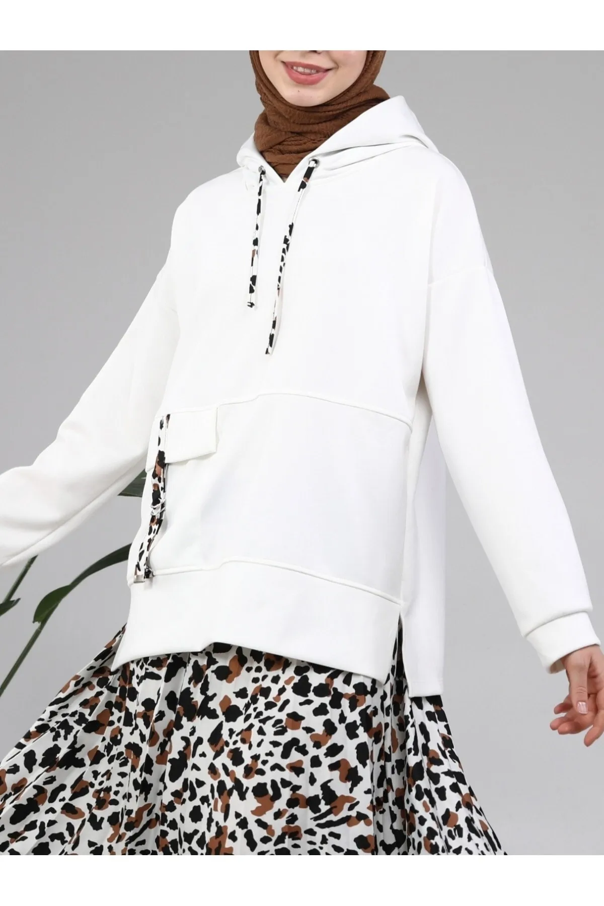 Modamorfo  Kapuzenset mit Leopardengarnitur