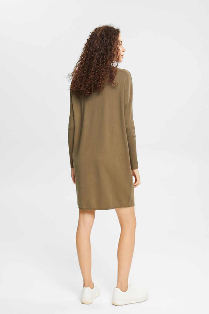Knielanges Strickkleid
