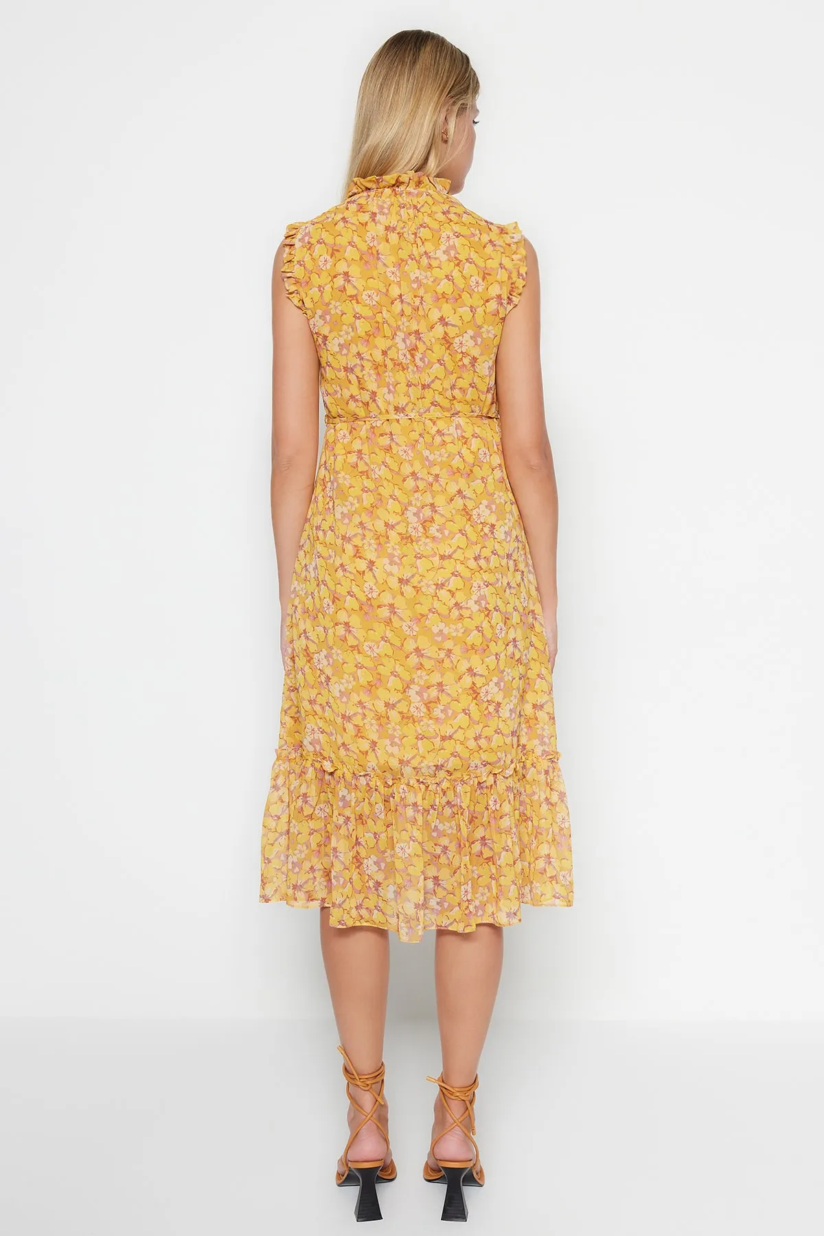 Trendyol Collection  Gelb gemustertes Midi-Gewebekleid in A-Linie/Glockenform TWOSS23EL01840