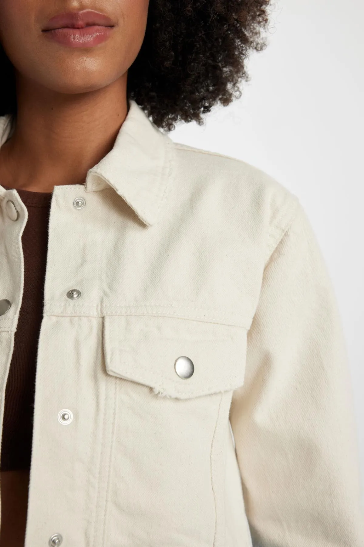 DeFacto  Kurze Gabardine-Hemdjacke im Oversize-Schnitt B4208ax23au