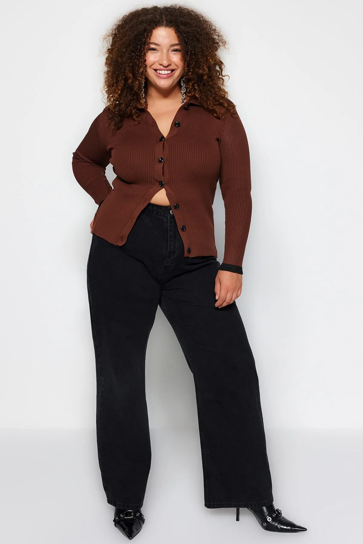 Trendyol Curve  Anthrazitfarbene, weit geschnittene Jeans mit hoher Taille TBSSS22JE0211