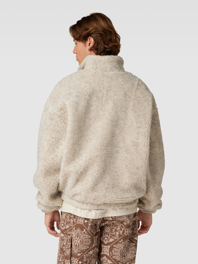 Sweatshirt mit Teddyfell und Label-Detail in beige