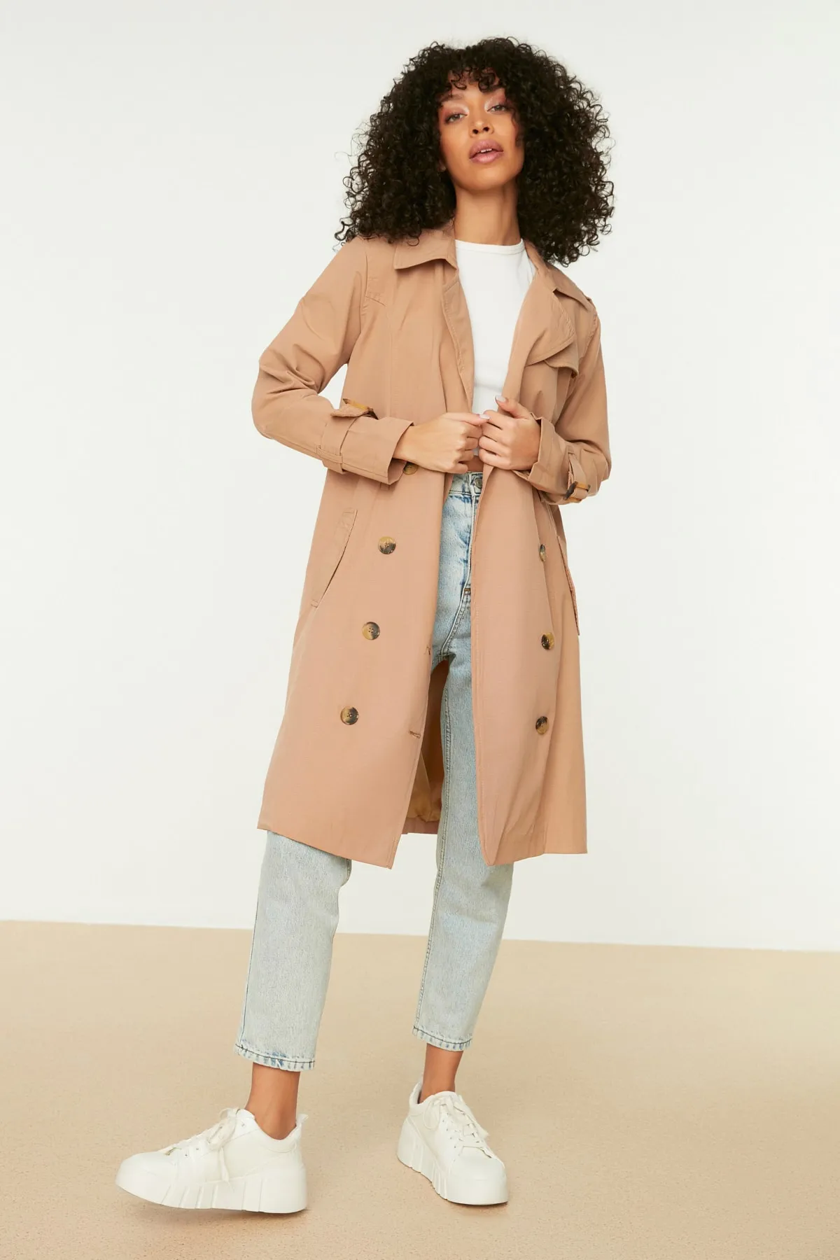 Trendyol Collection  Langer, klassischer Trenchcoat in Kamel
