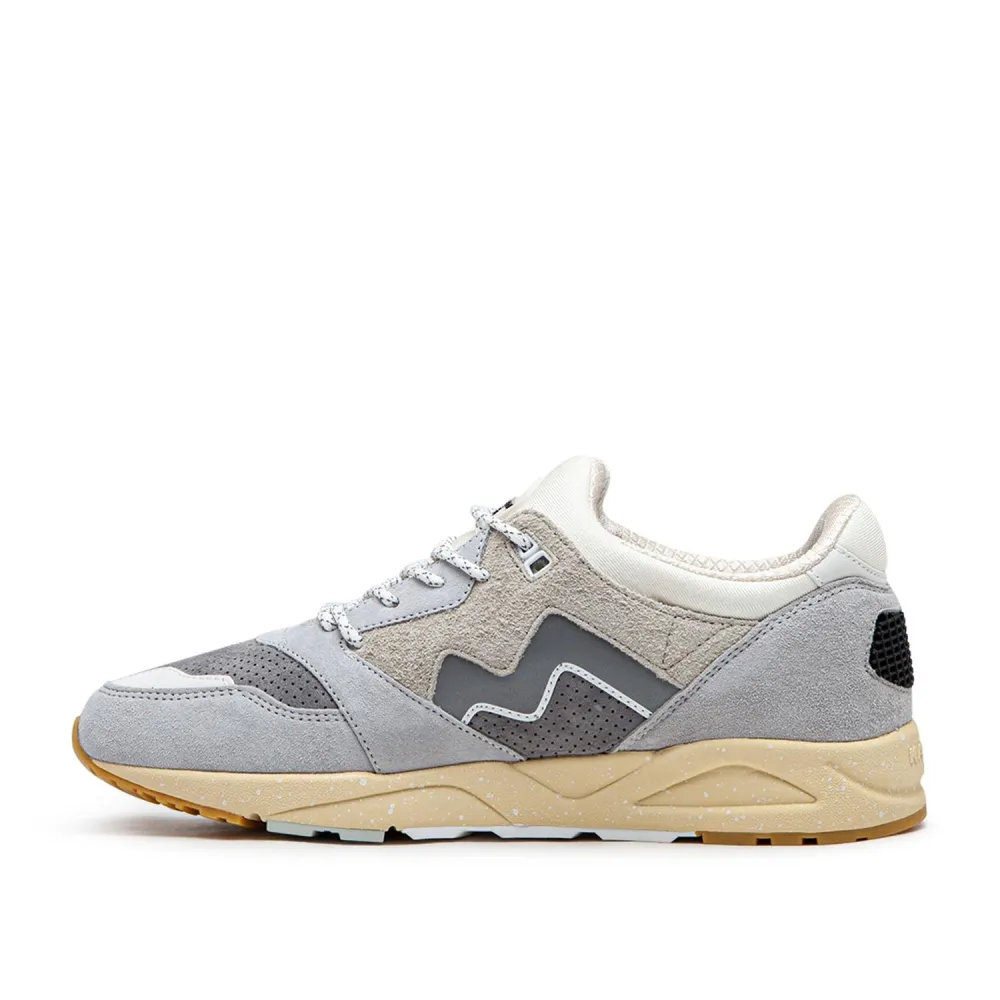 Karhu Aria 95 F803117 / grau