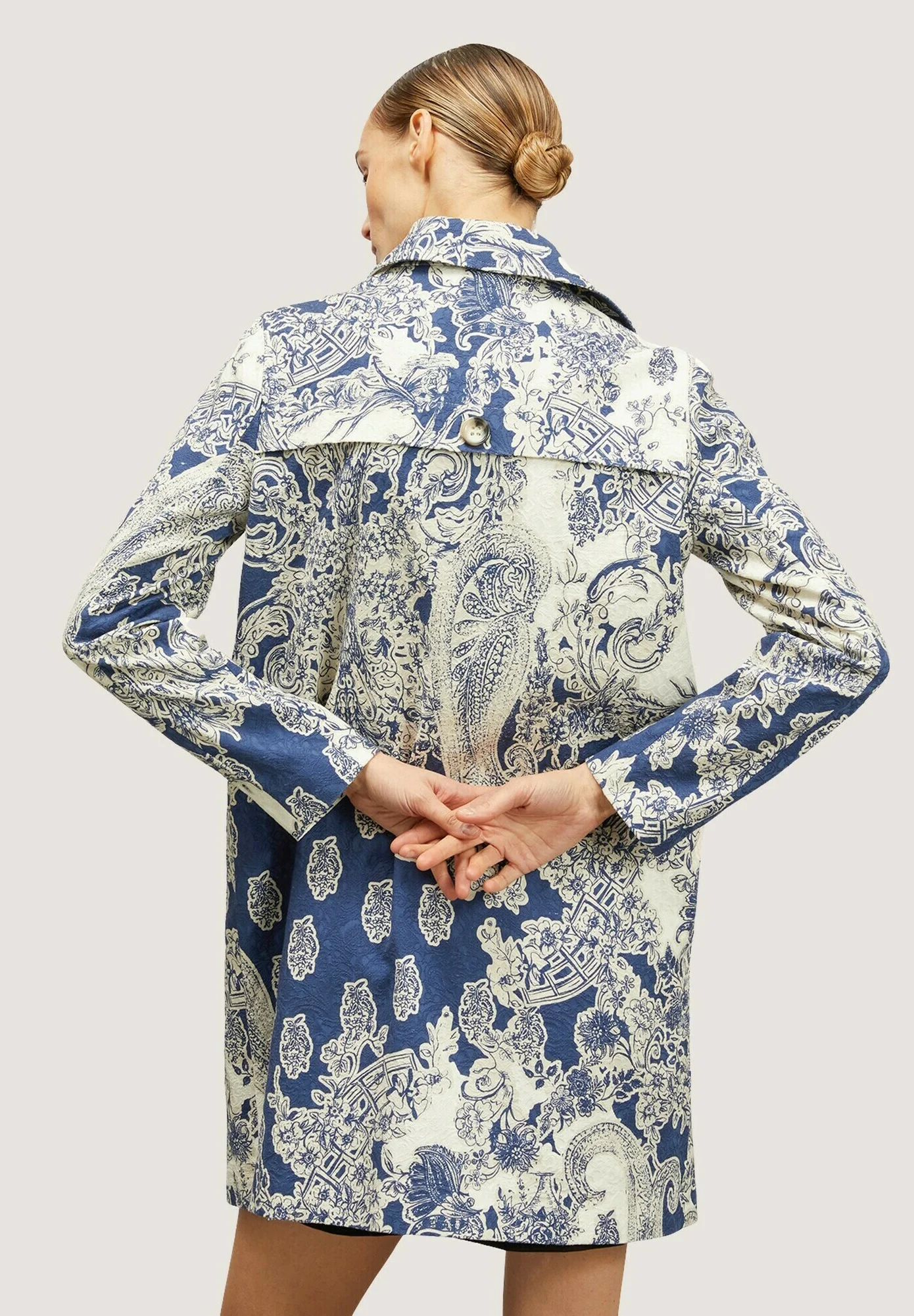 Motivos JACQUARD LIGERO - Abrigo corto