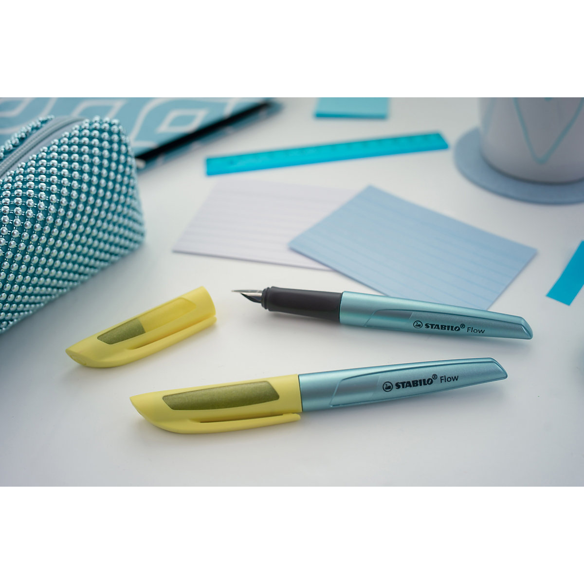 Füllhalter Flow COSMETIC M-Feder metallic blau/gelb, inkl. Patrone