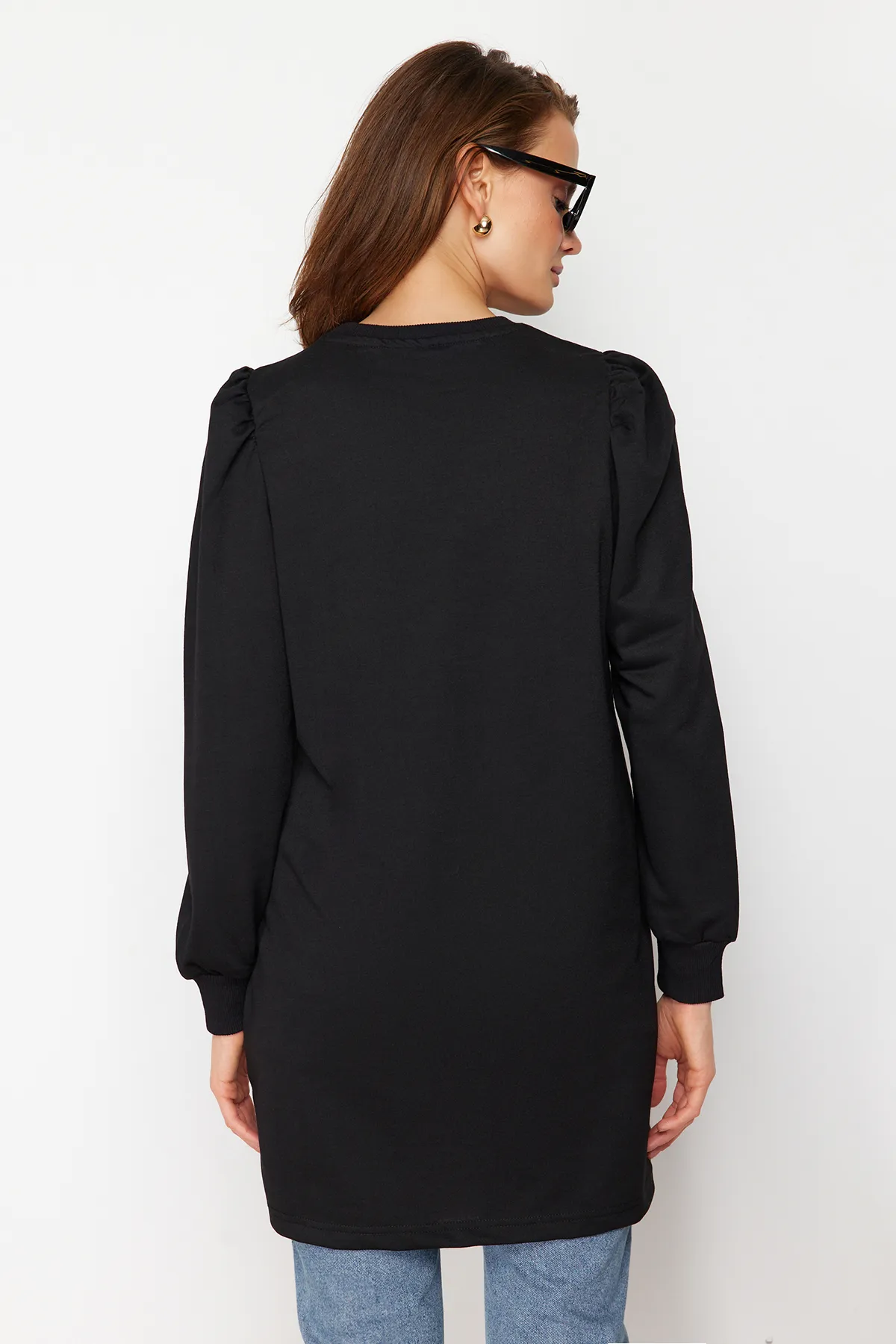Trendyol Modest  Schwarze Strick-Tunika mit Rundhalsausschnitt und Schlitz und Ärmeldetail TCTSS21TN0257