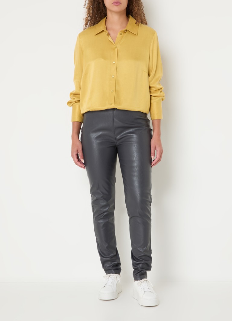 Blugi skinny cu talie înaltă, din piele ecologică de culoarea espresso.