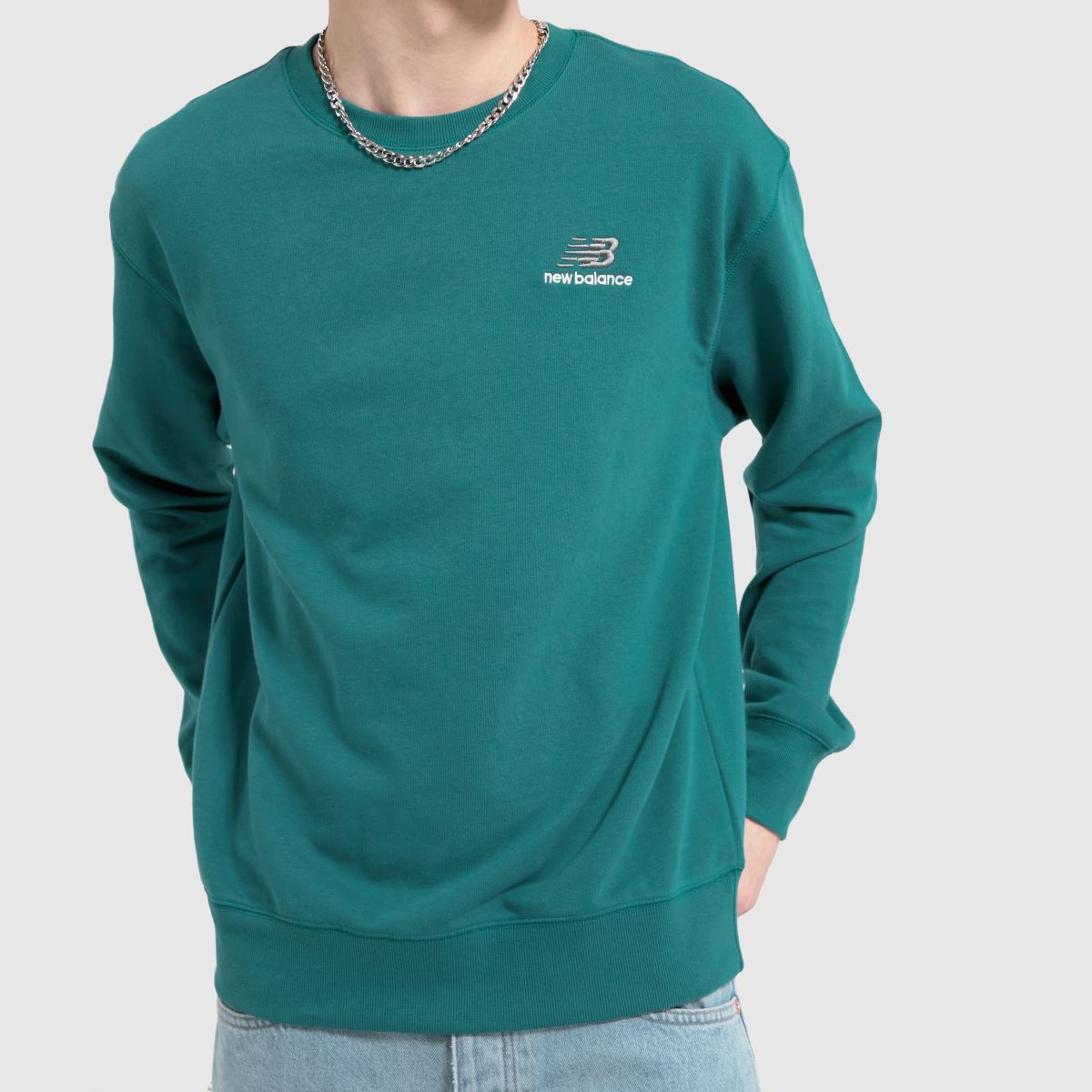 New Balance – Essentials – Grönt t-shirt med rund halsringning