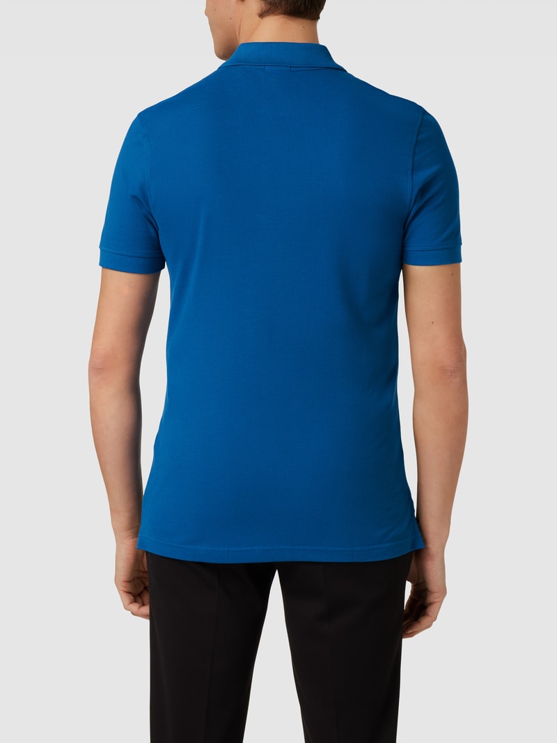 Poloshirt mit Label-Stitching in royalblau