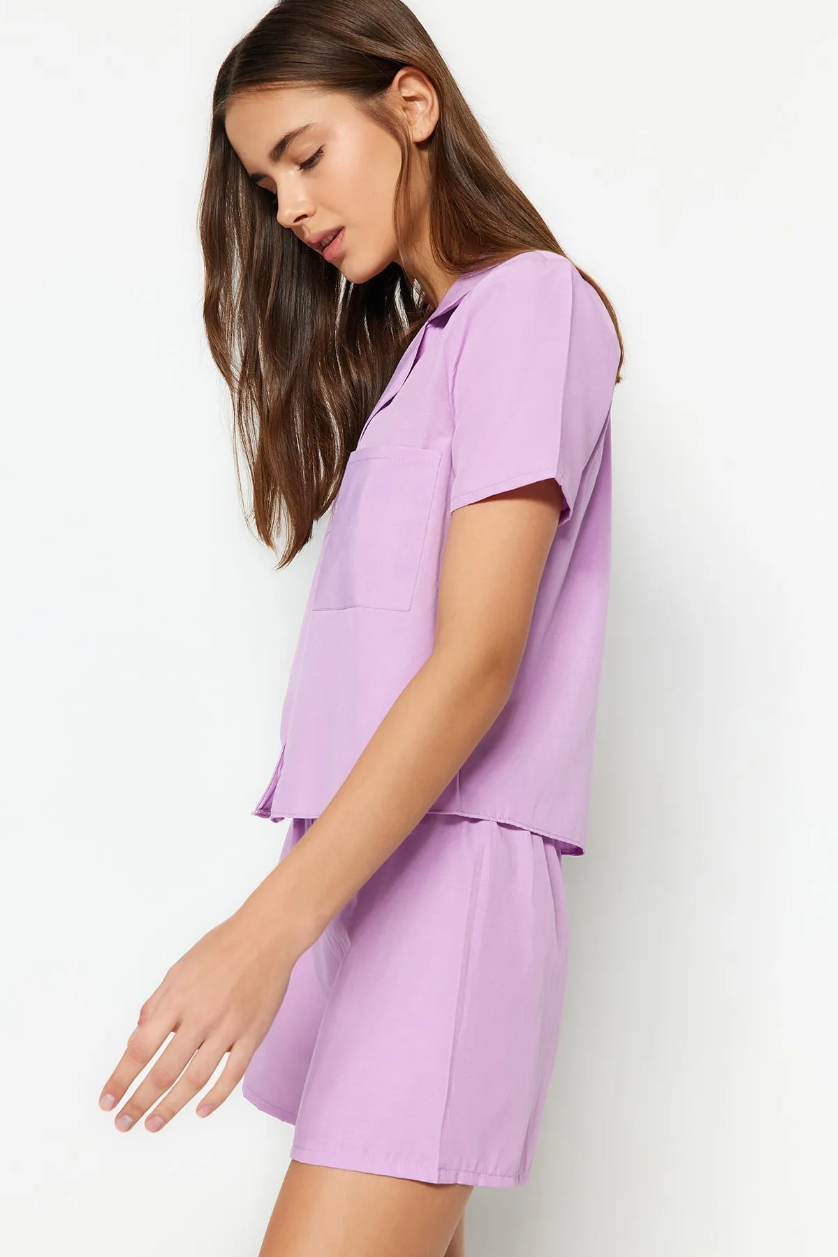 Trendyol Collection  Fliederfarbenes, gewebtes Pyjama-Set mit Hemd und Shorts aus Frottee-Baumwolle THMSS23PT00132