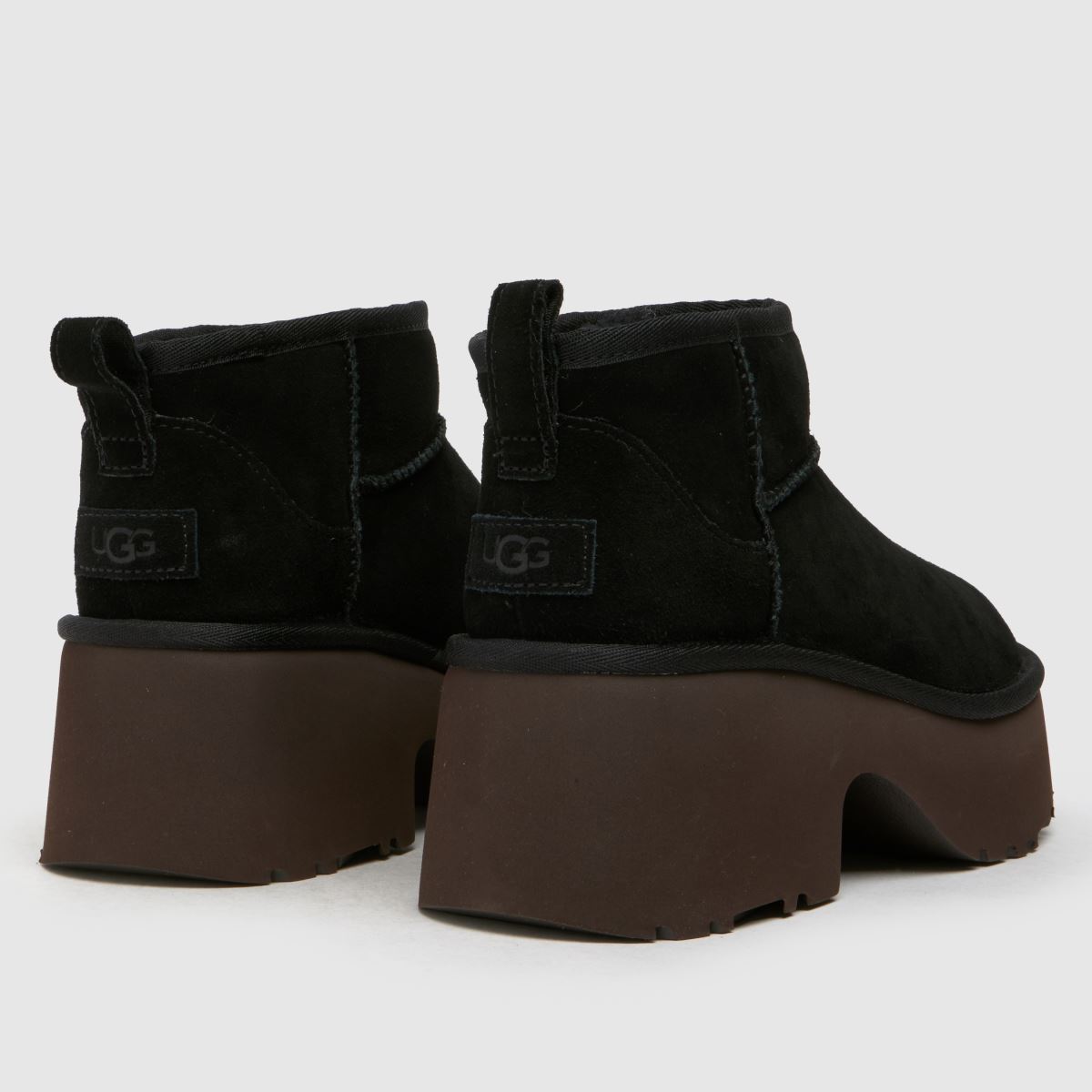 UGG – Classic Ultra Mini – Svarta stövlar i New Heights