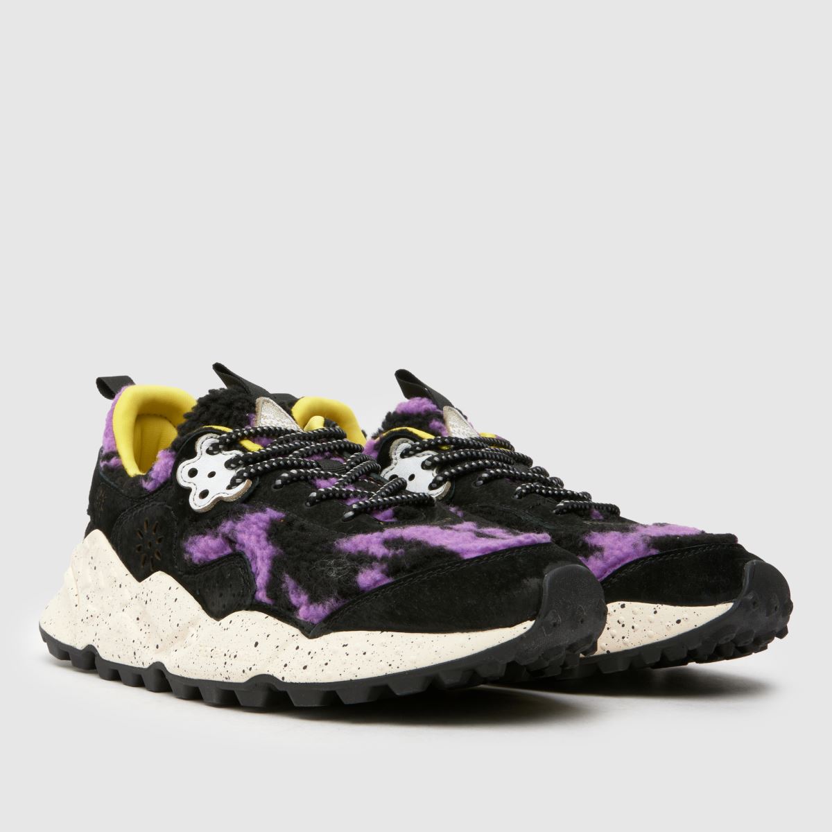 FLOWER MOUNTAIN – Kotetsu-sneakers i svart med flera färger