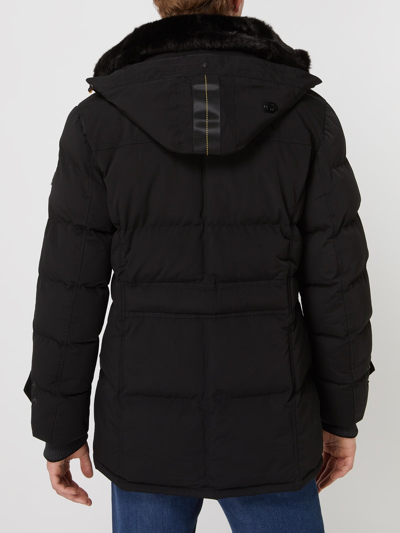 Steppjacke mit Label-Patch in schwarz