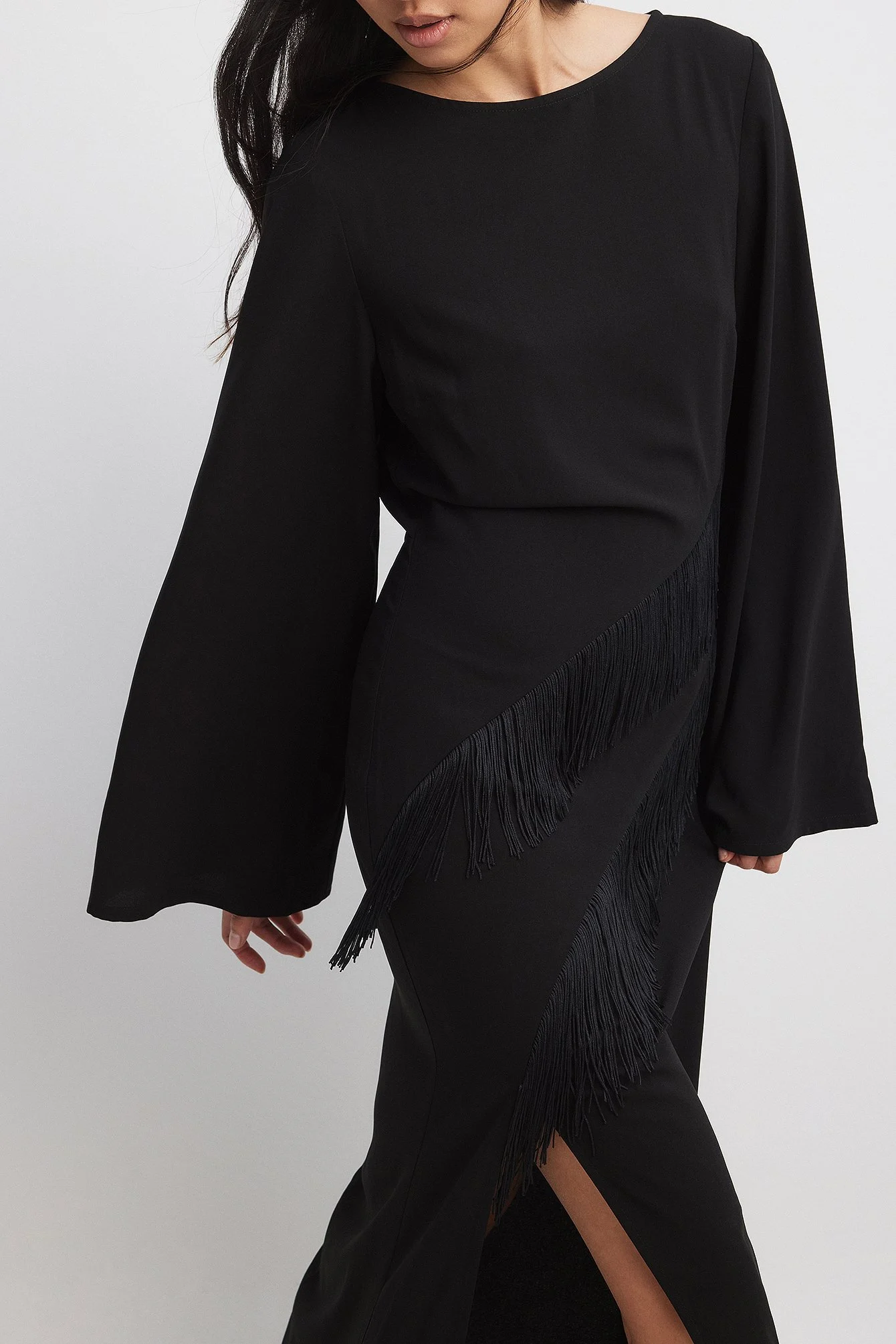 Maxikleid mit Fransen und offenem Rücken