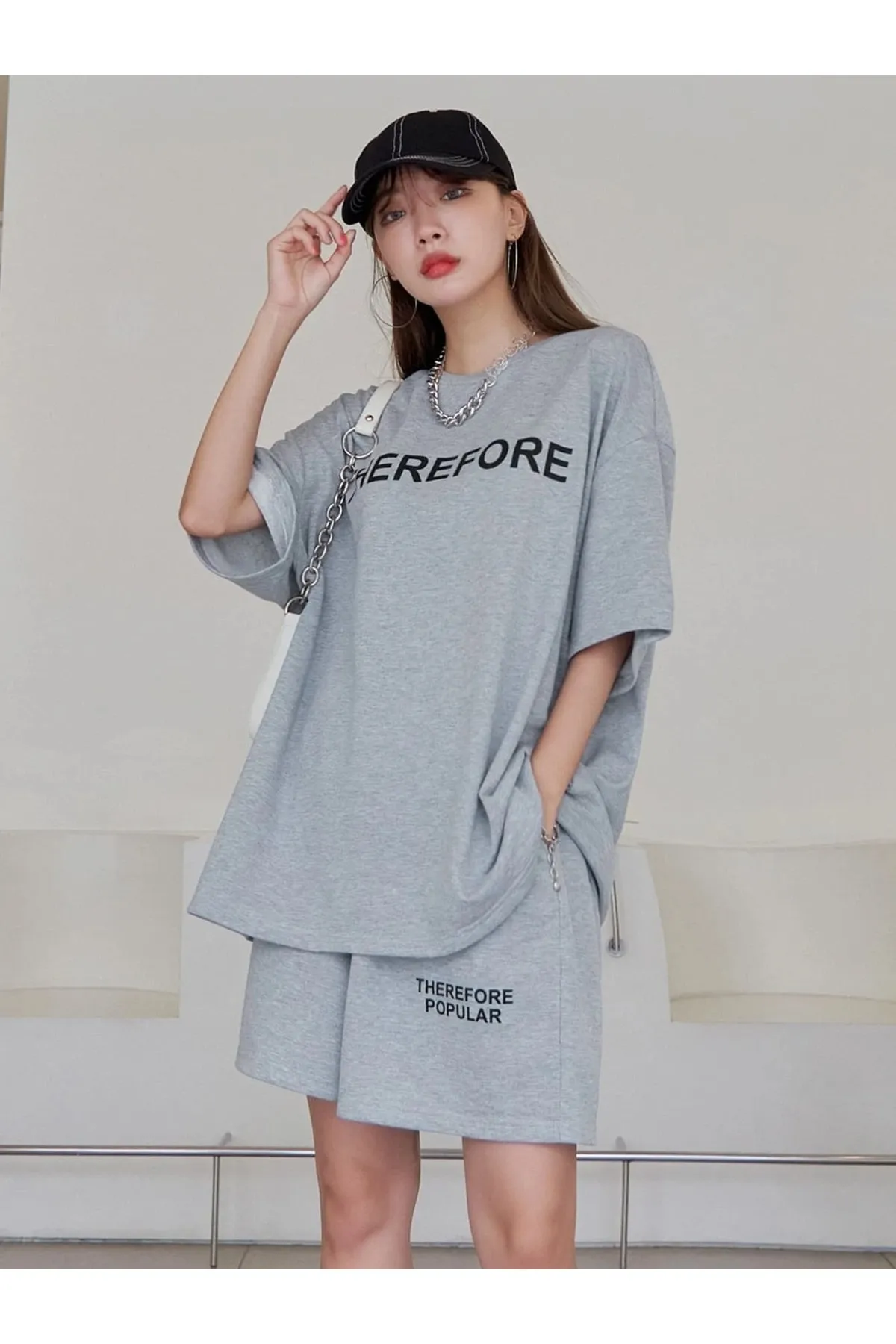 Know  Graues, bedrucktes Oversize-Shorts-Set für Damen