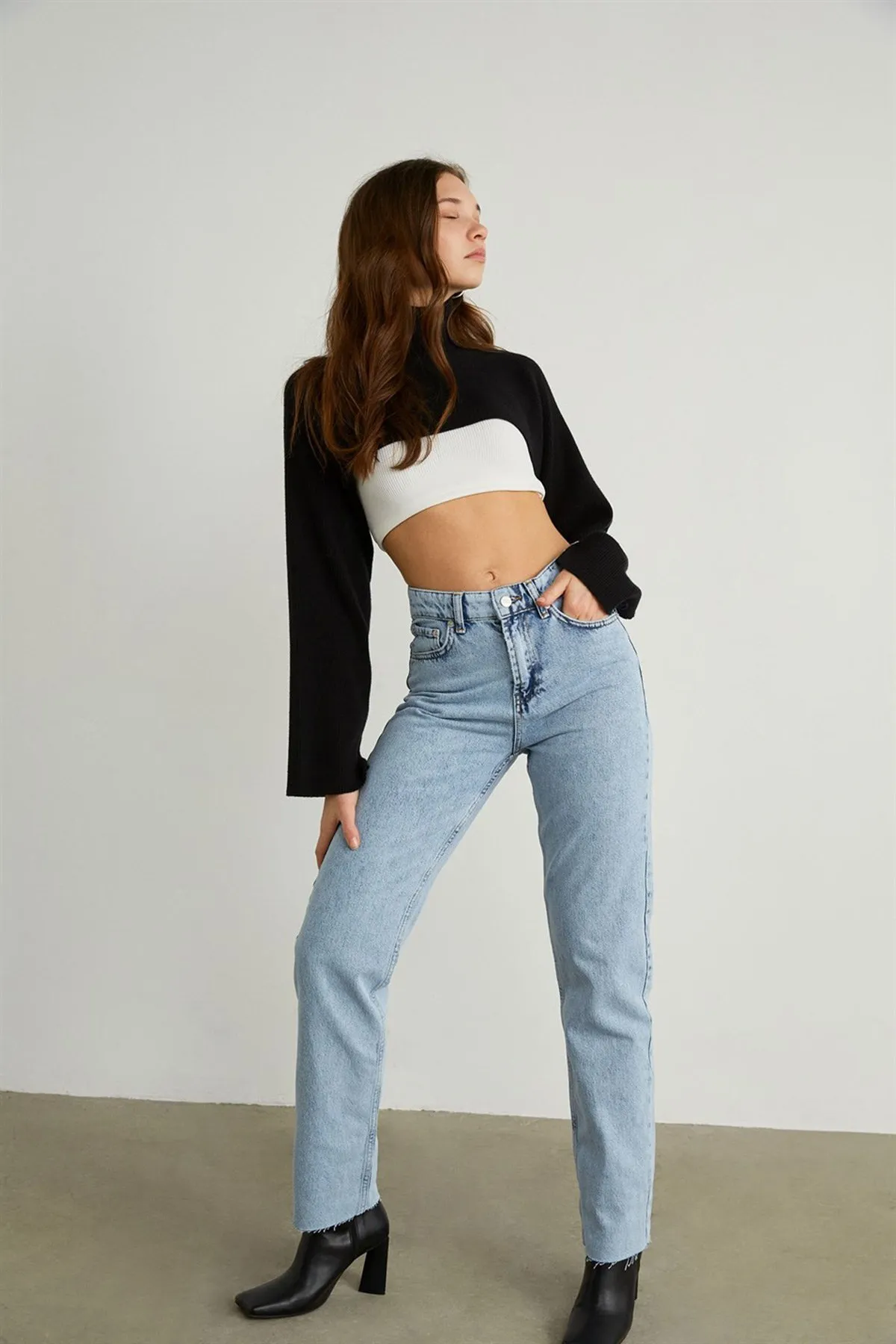 VATKALI  Jeans mit hoher Taille und gerader Passform in Blau