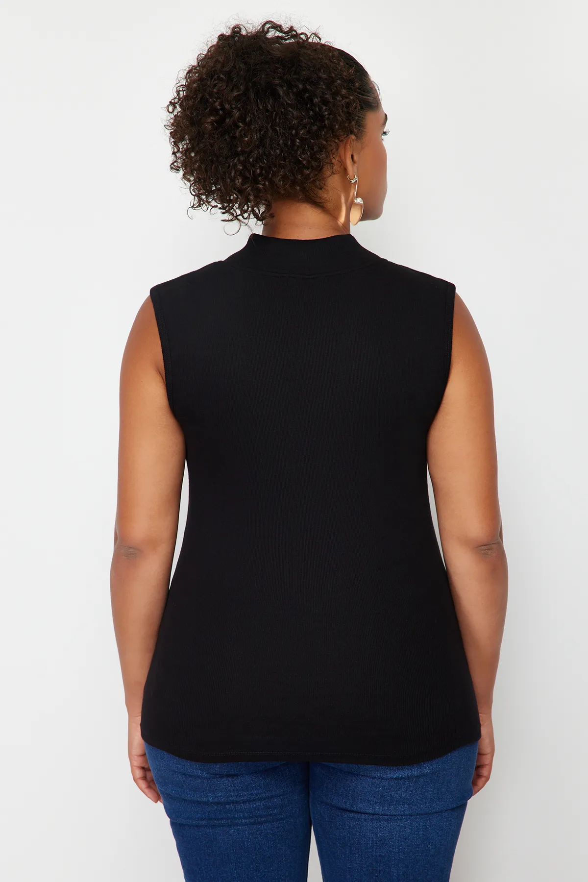 Trendyol Curve  Schwarze Strickbluse mit Reißverschluss TBSSS24AF00040