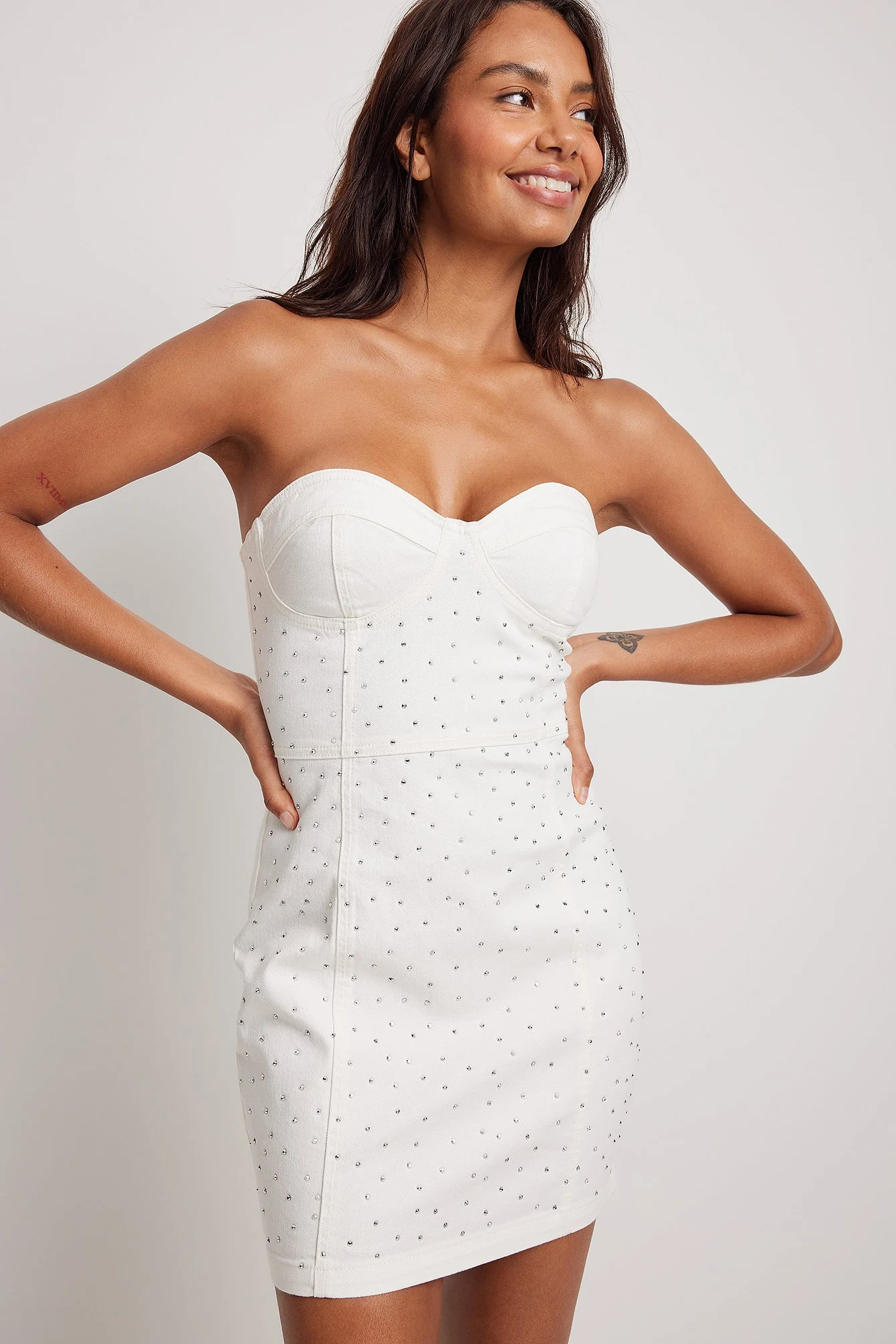 Verziertes Denim-Minikleid