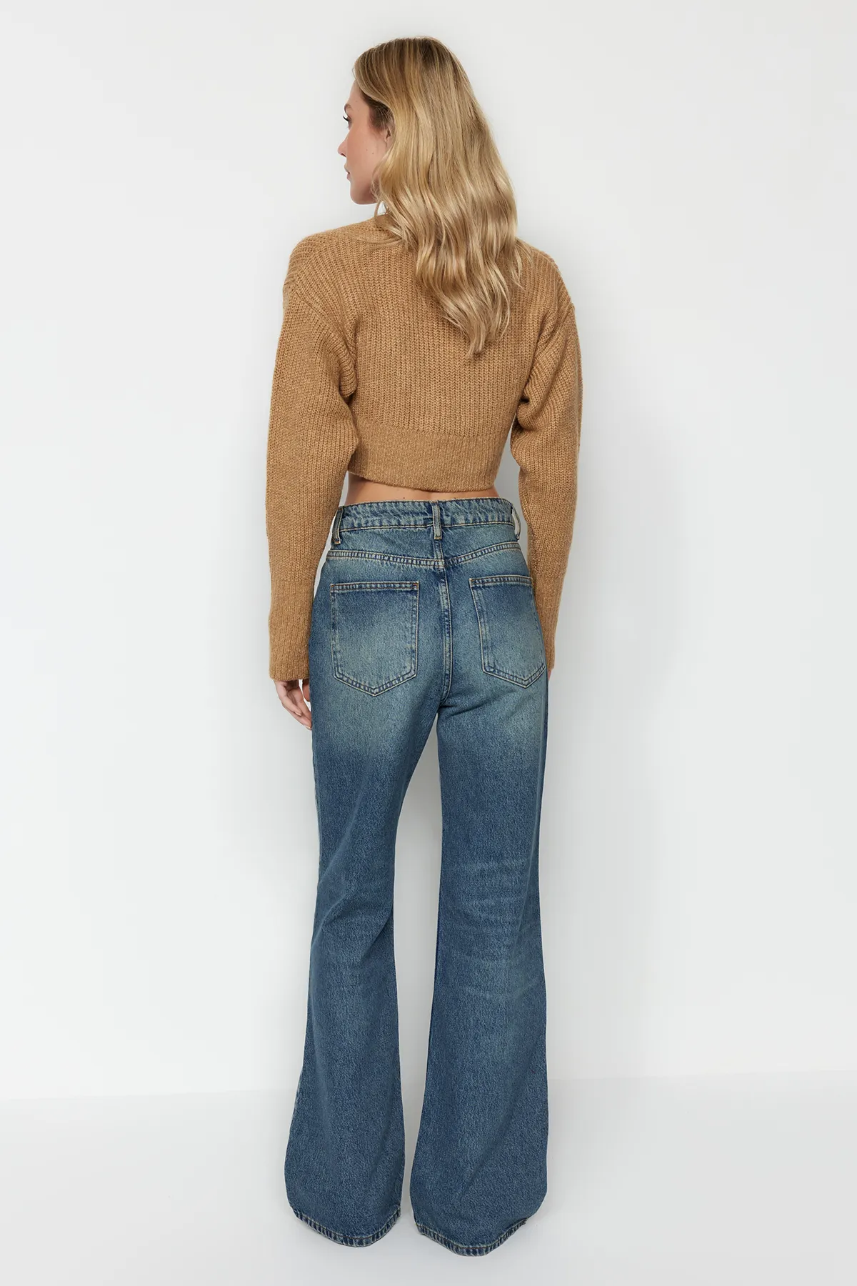 Trendyol Collection  Blaue Jeans mit Vintage-Reißverschluss und hoher Taille und weitem Bein, blasser Effekt, TWOAW24JE00315