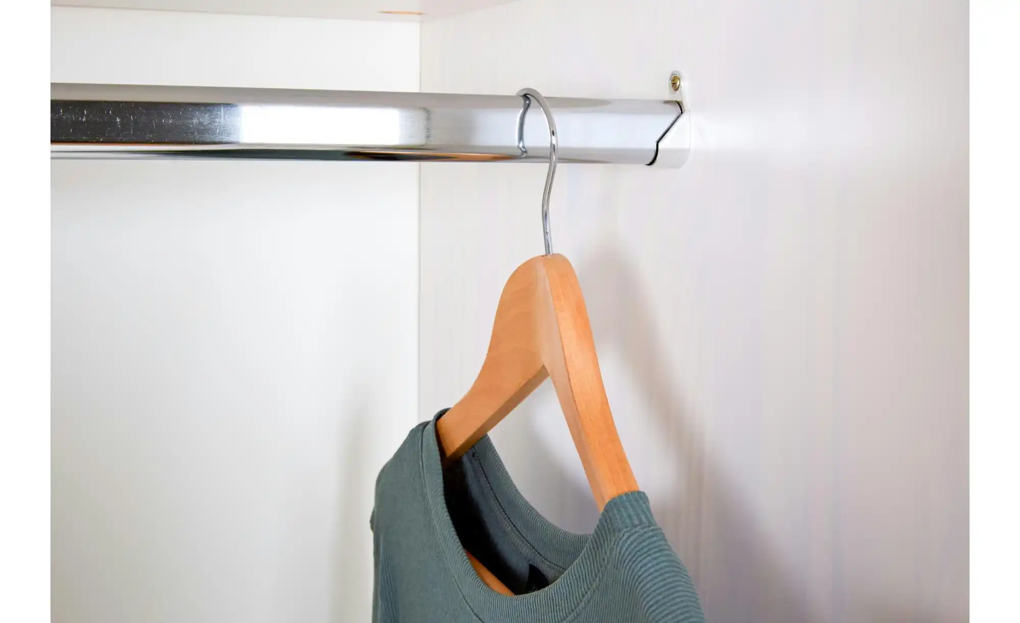 Drehtürenschrank
