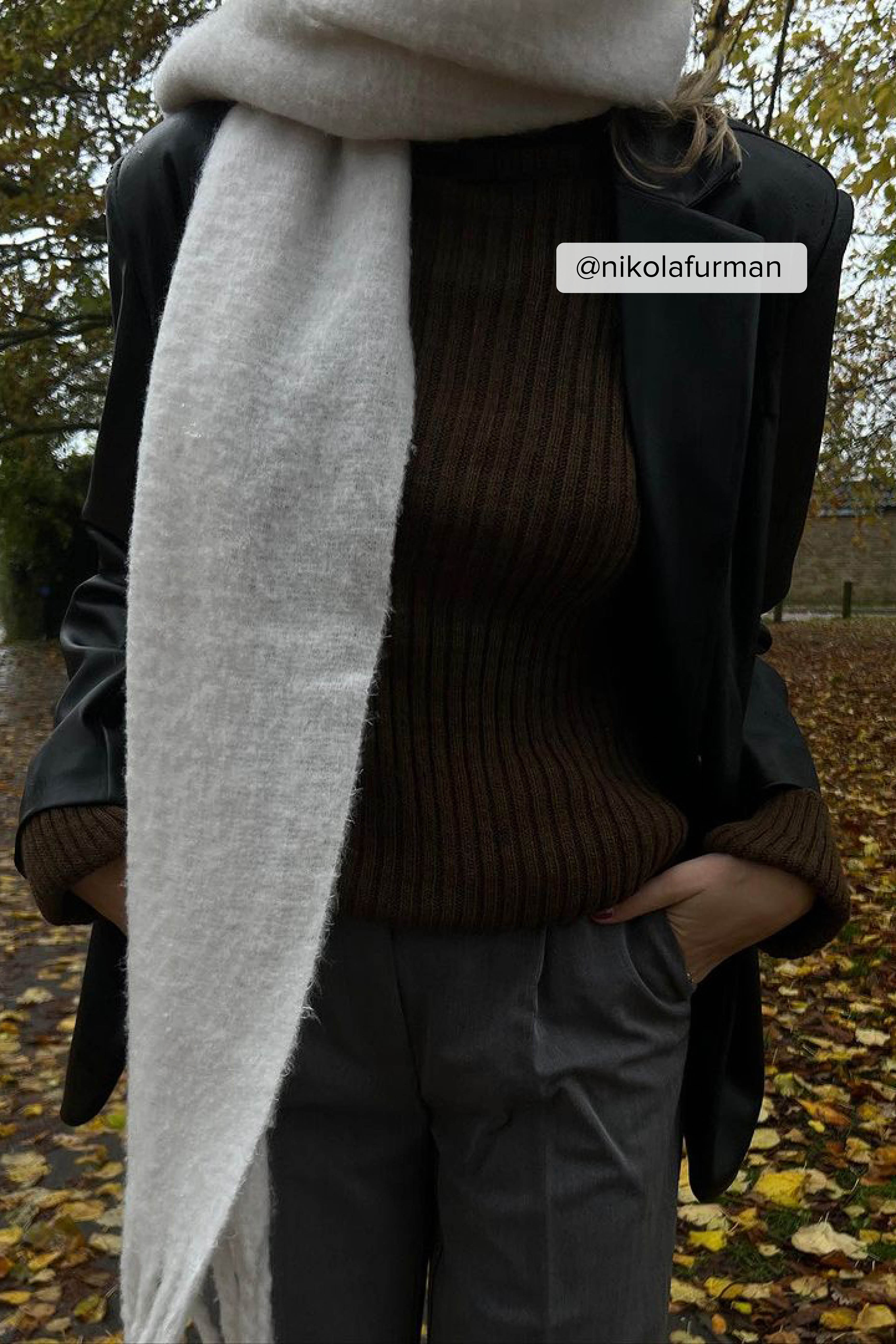 Gerippter Strickpullover mit Rollkragen