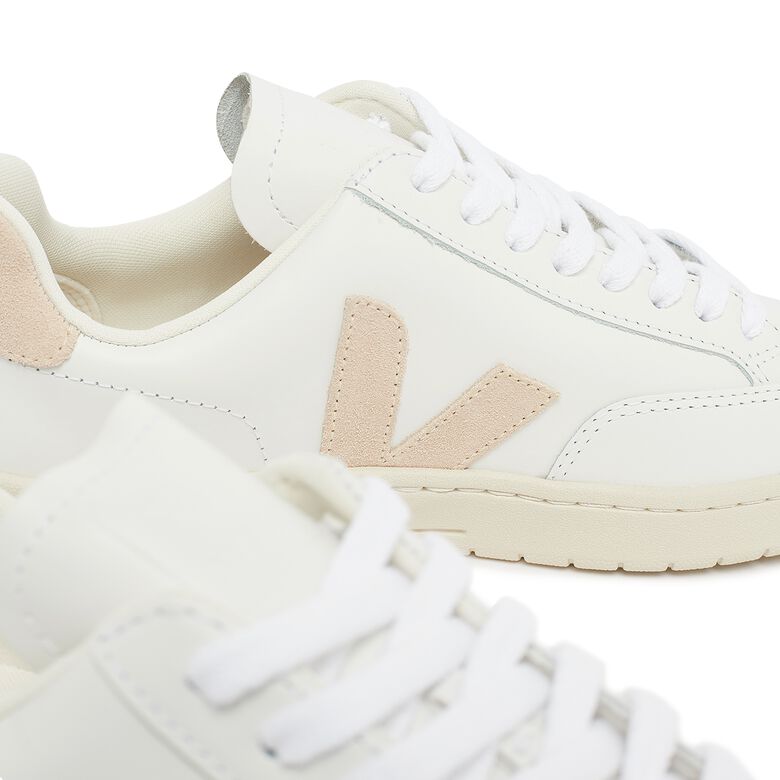 Veja Wmns V-12 extra white/sable
