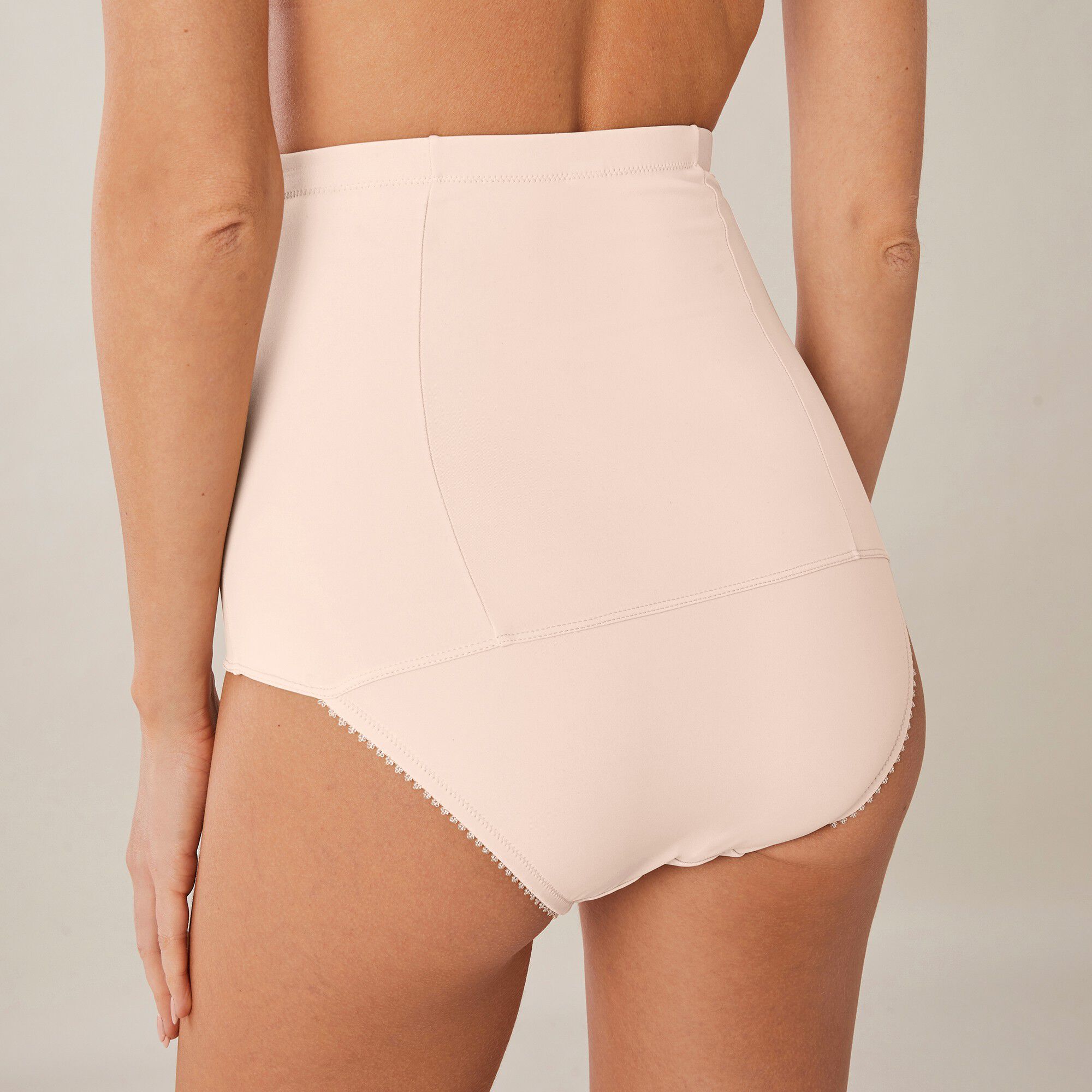 Gaine serre-taille dentelle amincissante